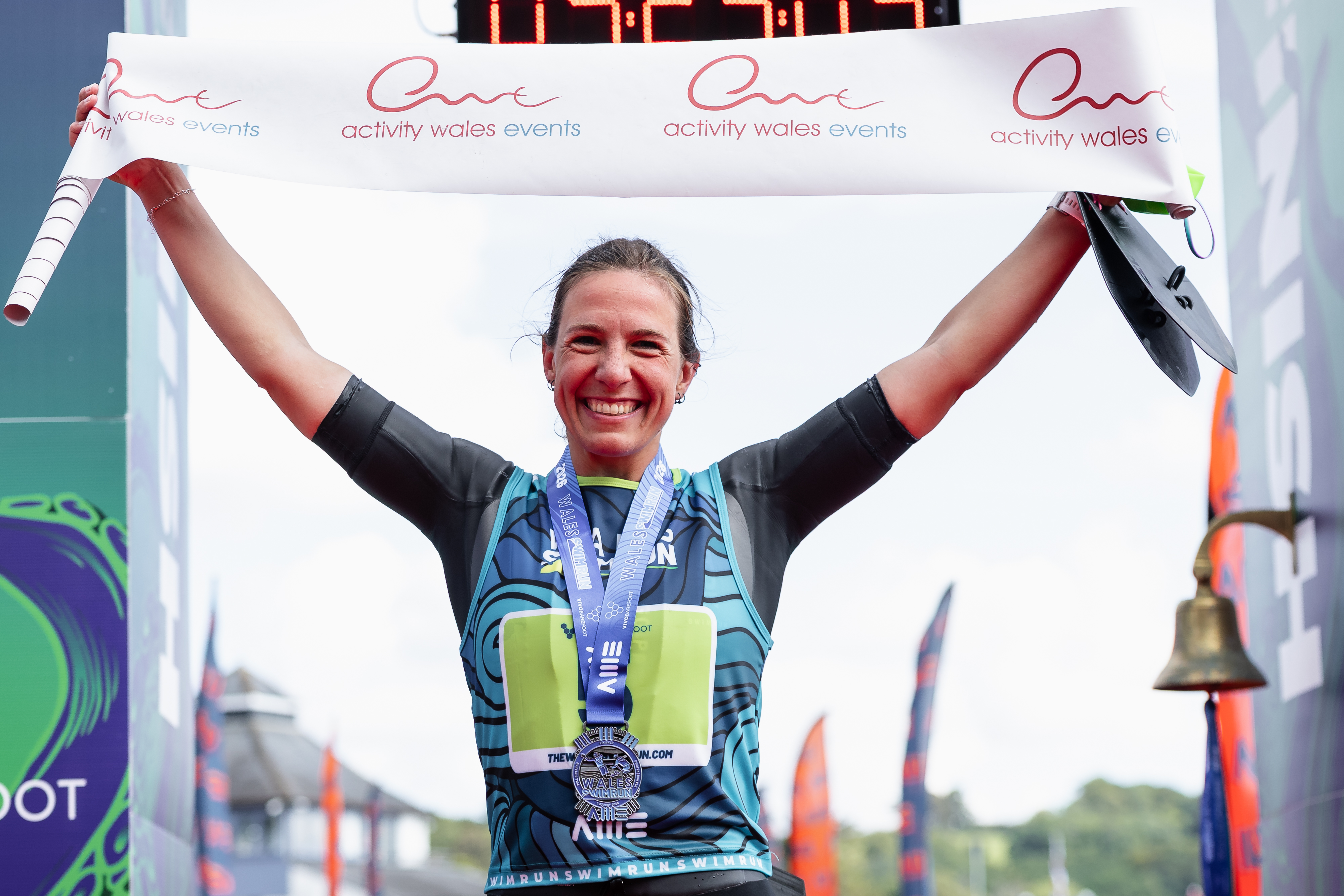 DEBORAH WISSINK SMASHES OVERALL WALES SWIMRUN RECORD